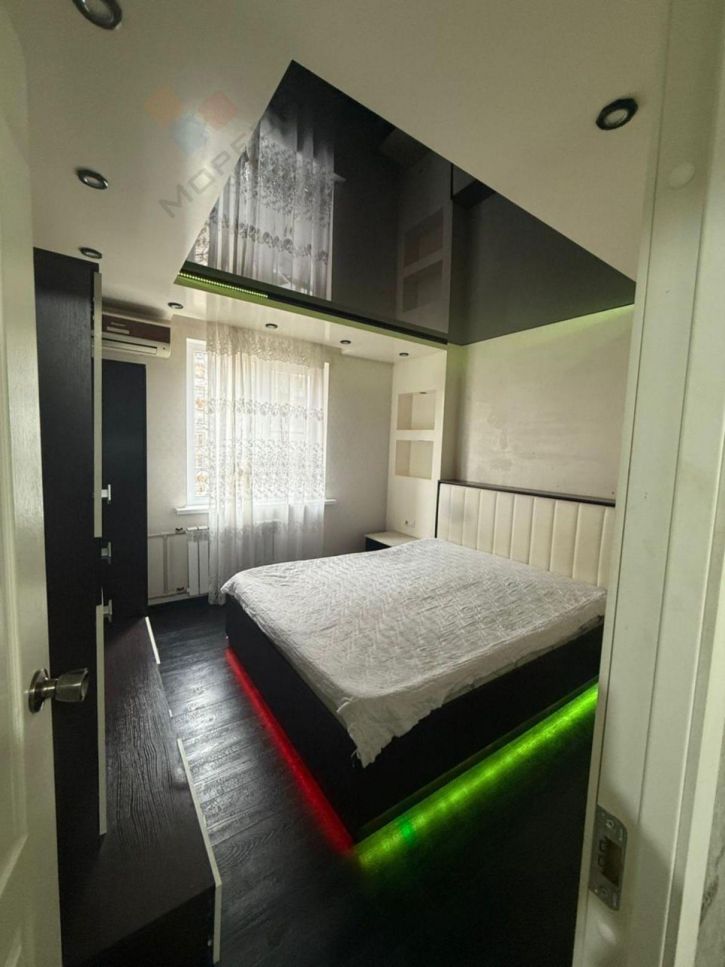 2-комн квартира Уральская ул, 198