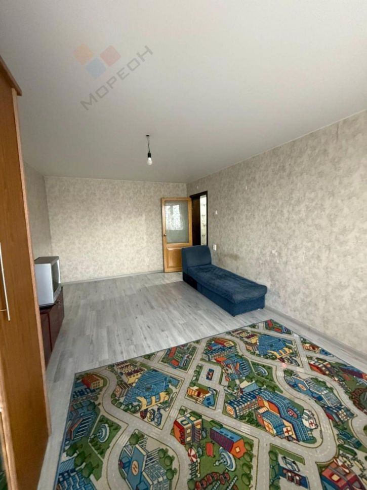 2-комн квартира Уральская ул, 198