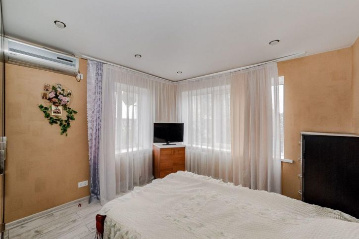 3-комн квартира Атарбекова ул, 25