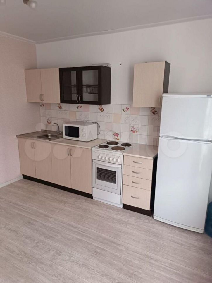 3-комн квартира Героя Аверкиева ул, 21