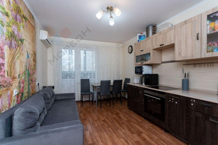 3-комн квартира Зиповская ул, 48