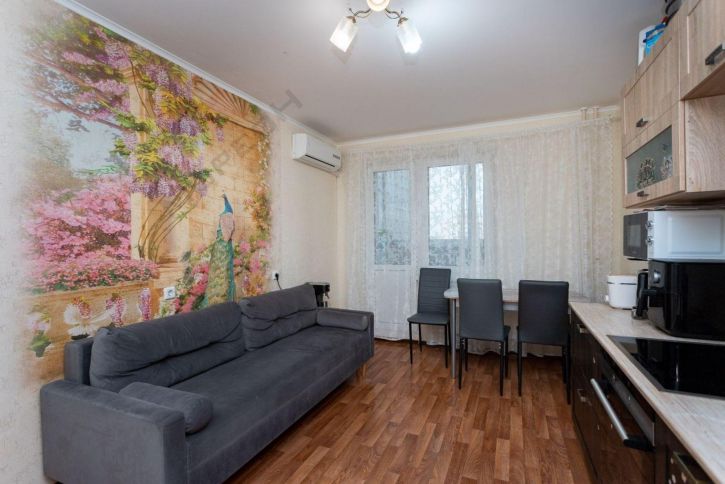 3-комн квартира Зиповская ул, 48