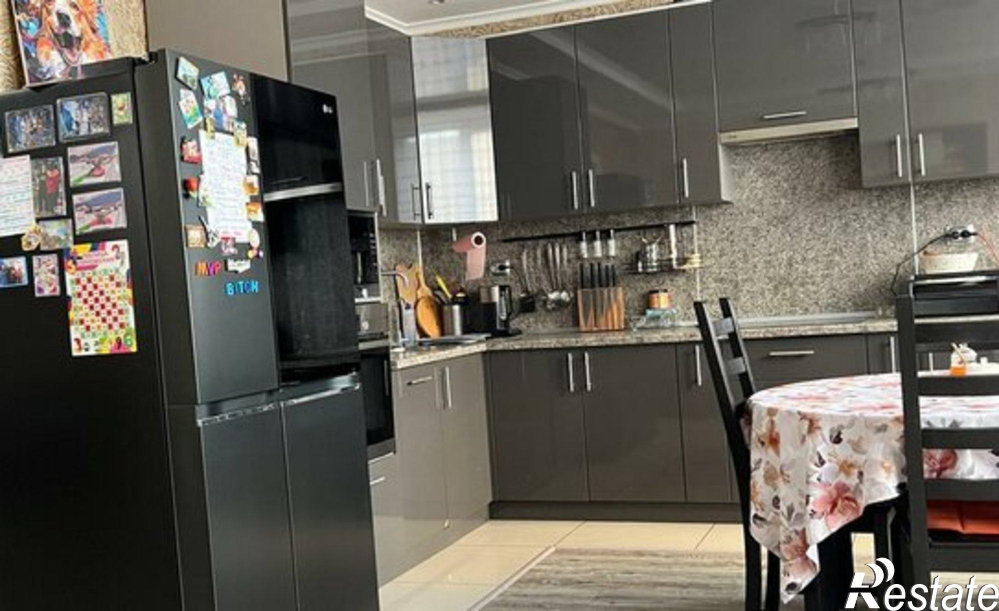 Купить квартиру за 16 500 000 рублей на улица Селезнёва, 4/10