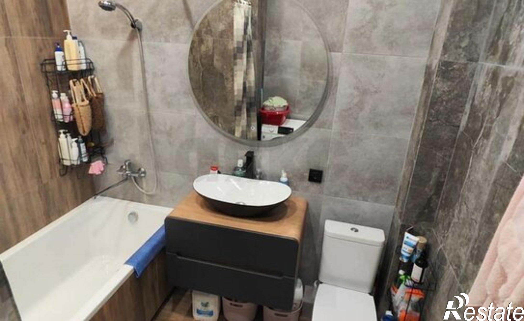 Купить квартиру за 7 400 000 рублей на улица Петра Метальникова, 38