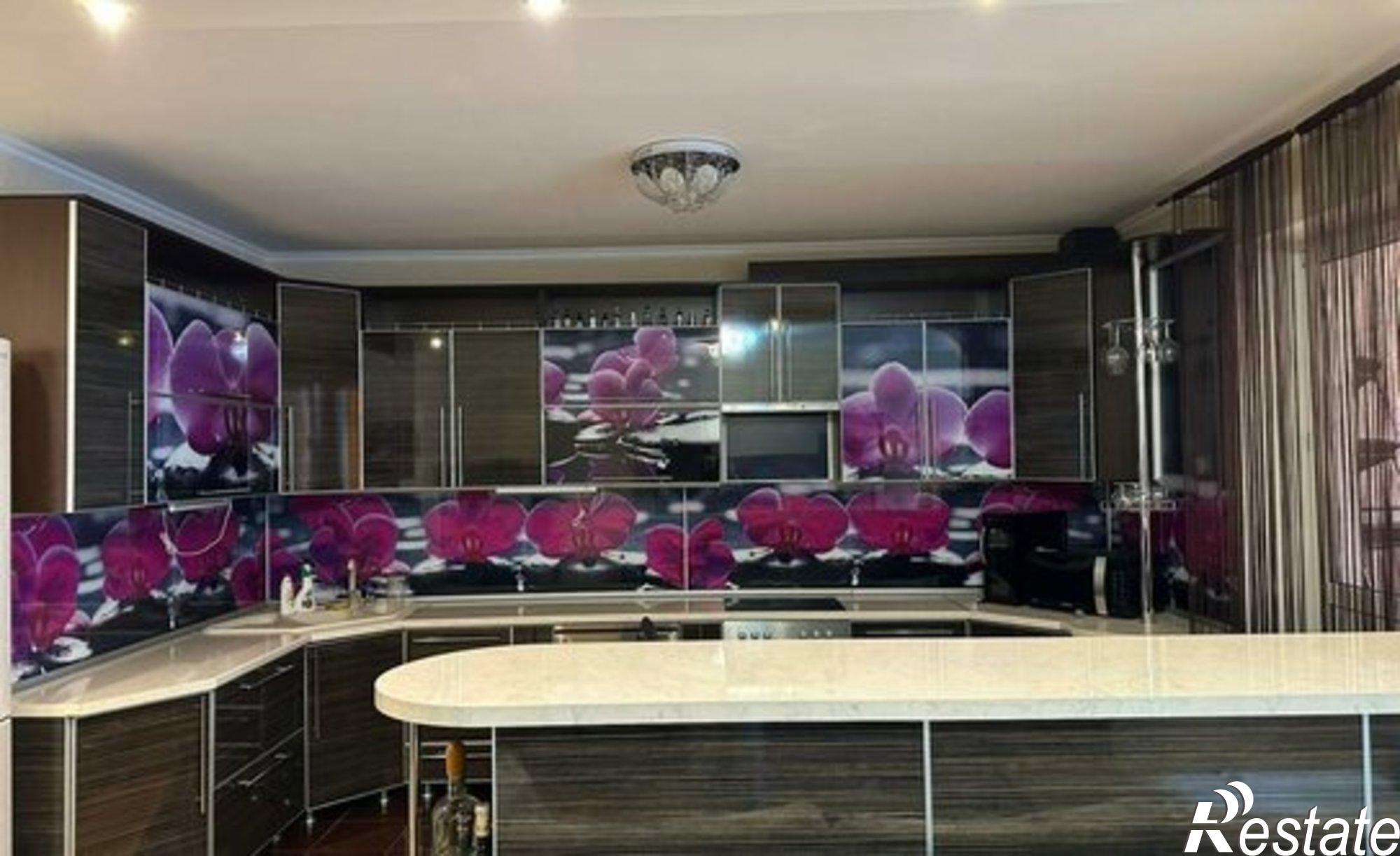 Купить квартиру за 10 000 000 рублей на ул им. Достоевского, 84/1