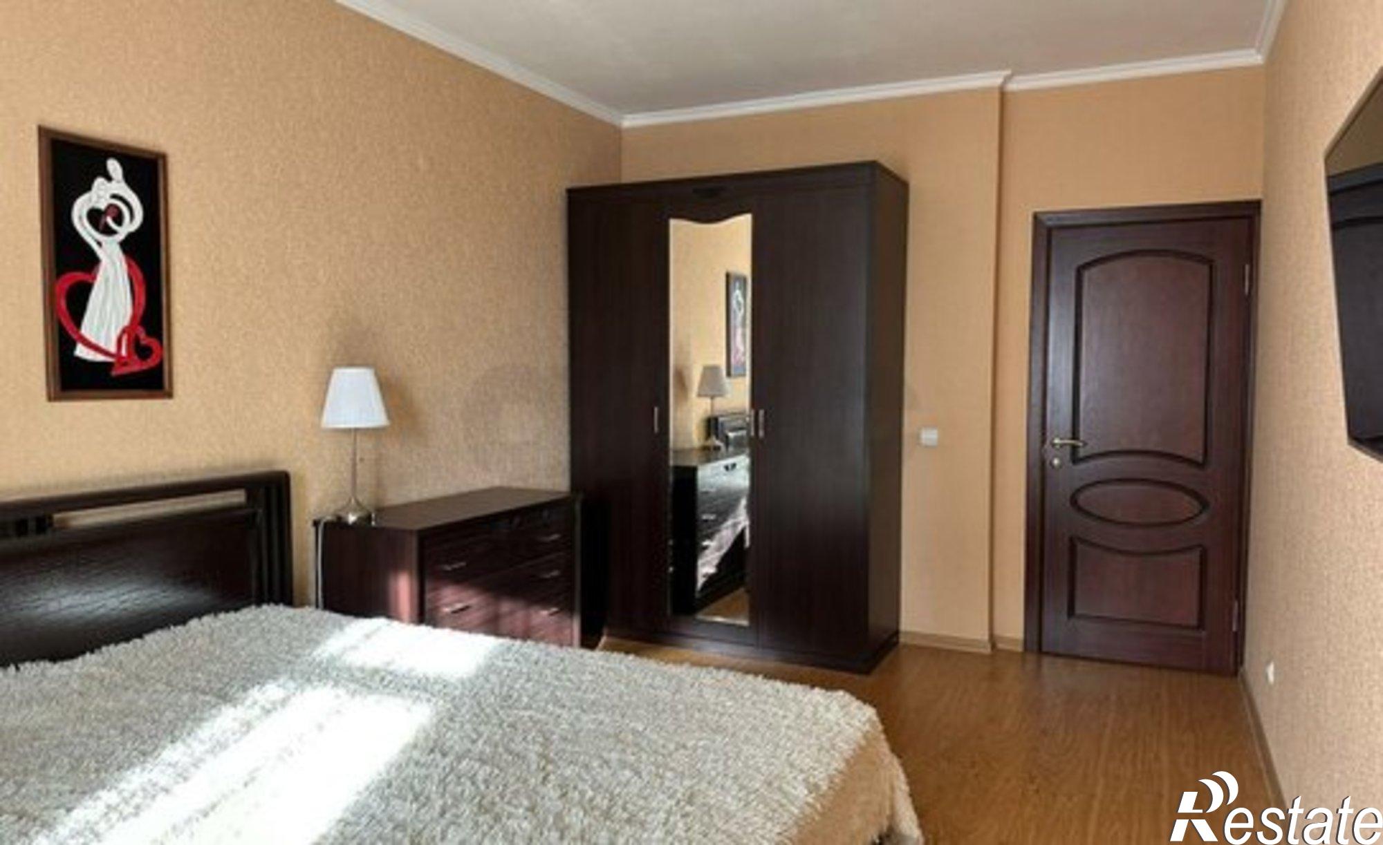 Купить квартиру за 10 000 000 рублей на ул им. Достоевского, 84/1