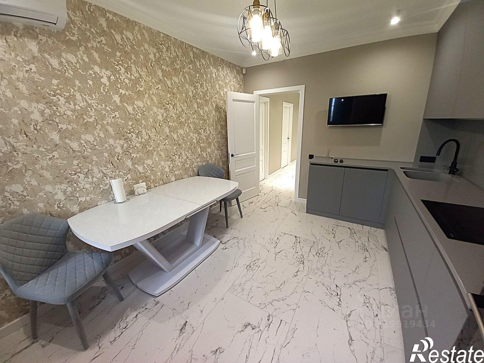 Сдать квартиру за 40 000 рублей на 2-я Российская улица, 162