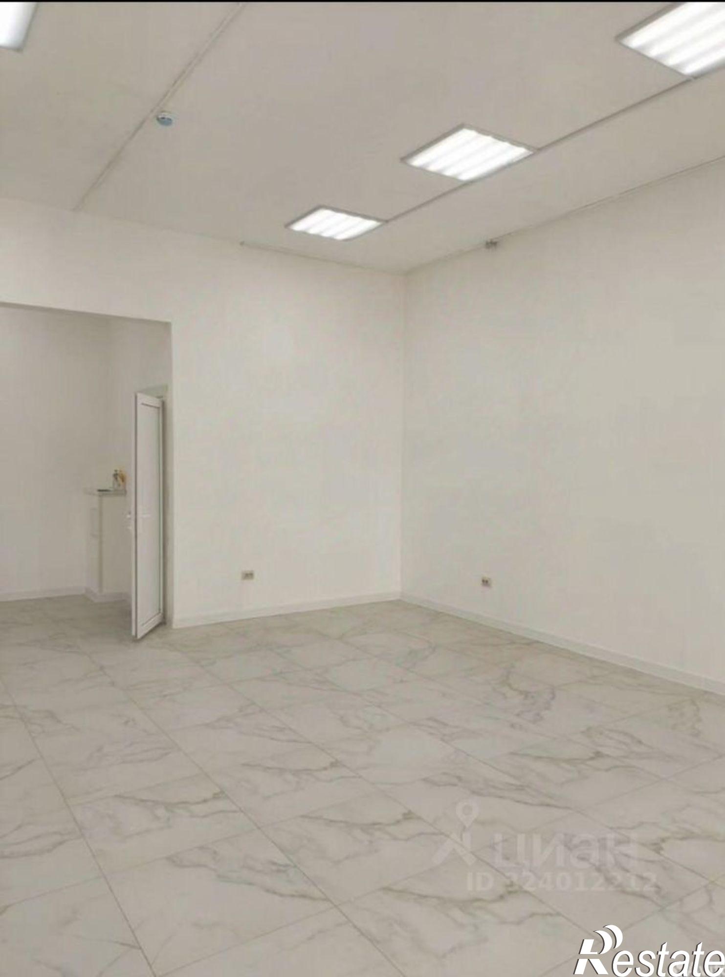 Сдать торговое помещение за 50 000 рублей на Адмиралтейский бульвар