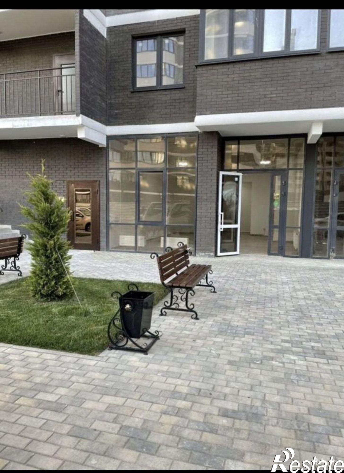 Сдать торговое помещение за 50 000 рублей на Адмиралтейский бульвар