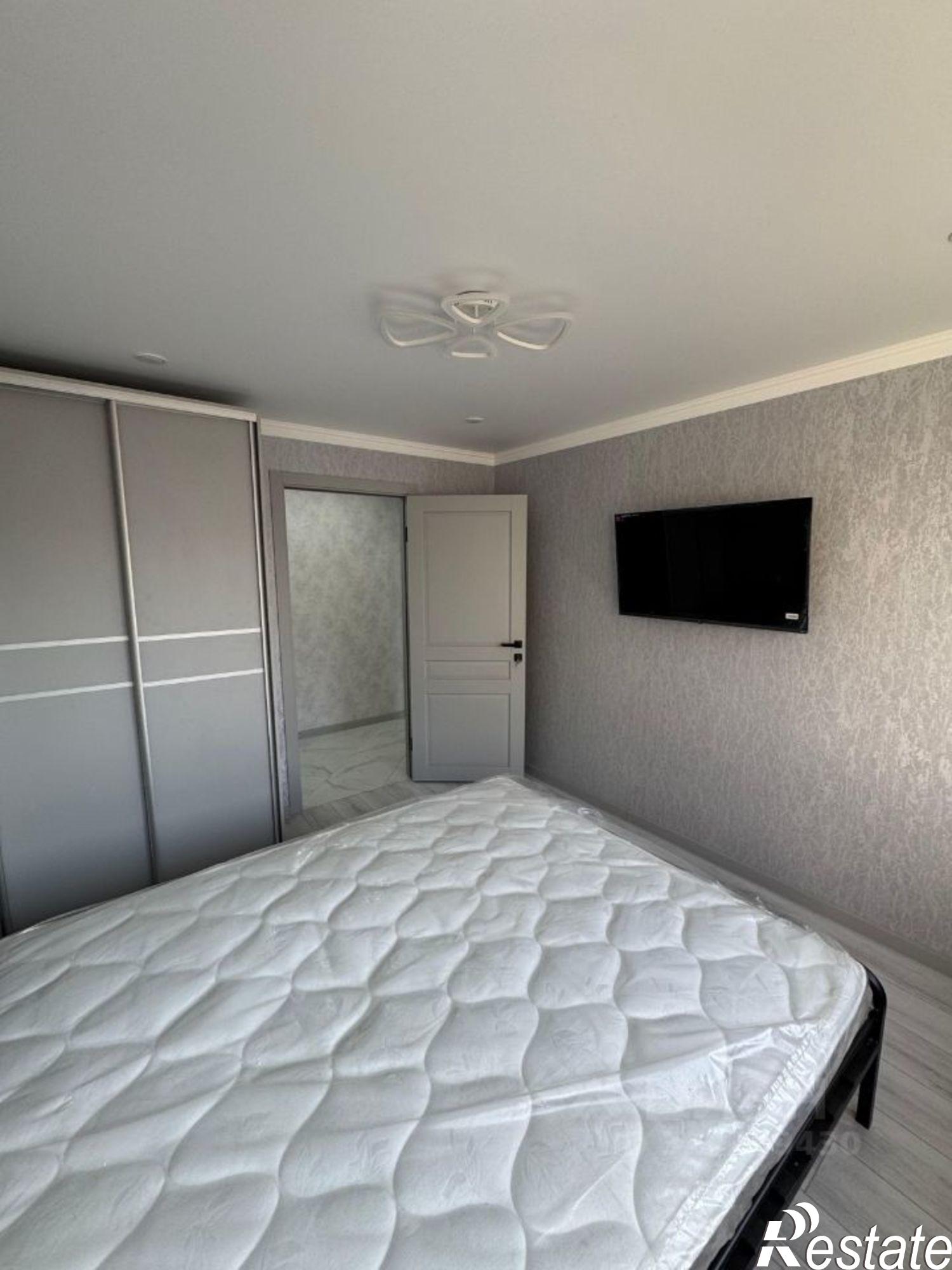 Сдать квартиру за 42 000 рублей на улица Селезнёва, 138