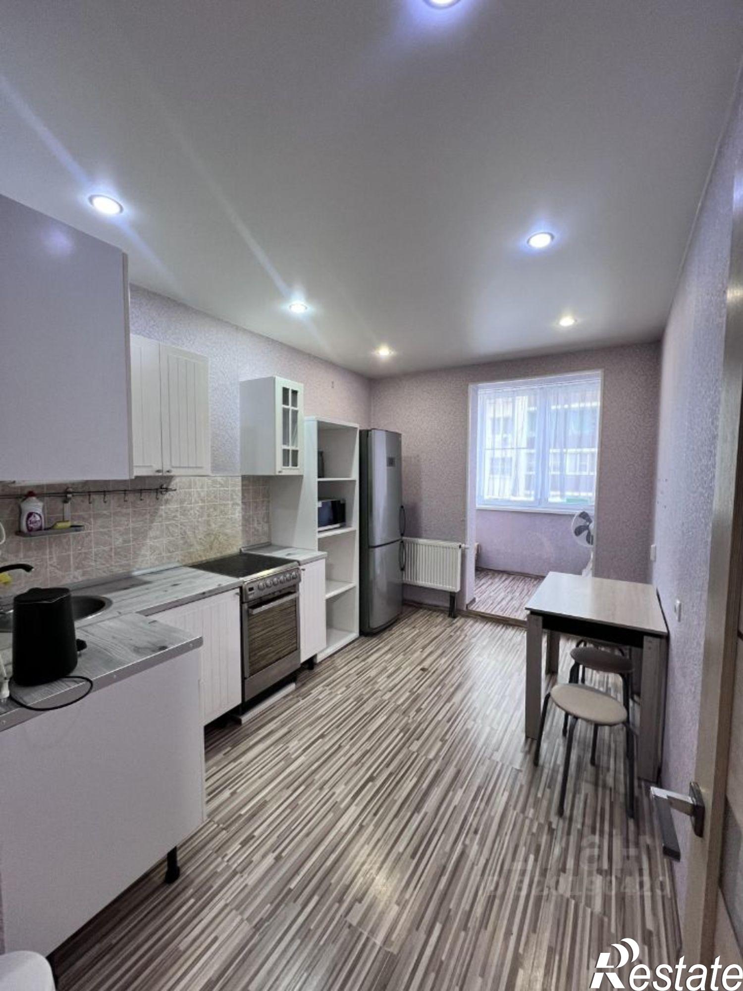 Сдать квартиру за 27 000 рублей на ул им. 40-летия Победы, 125