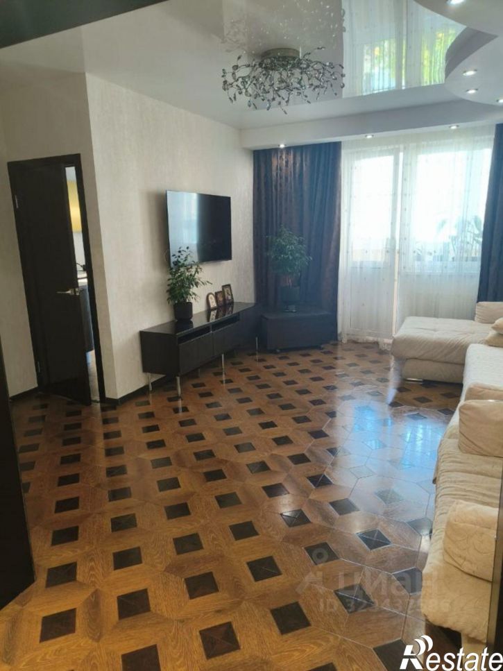 3-комн квартира ул им. Селезнева, 4/10,  д. 4/10