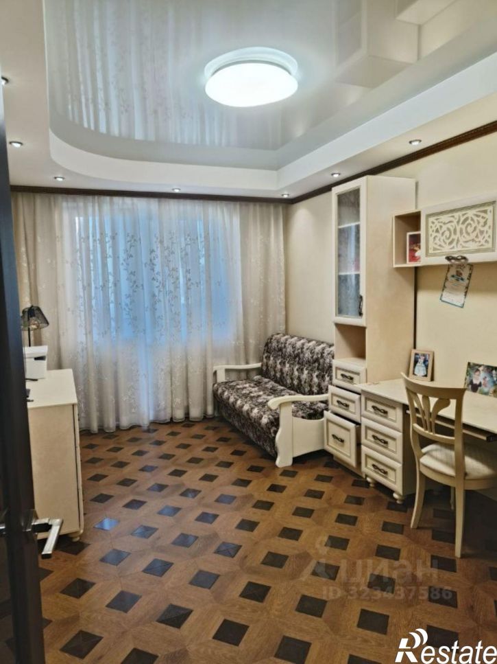 3-комн квартира ул им. Селезнева, 4/10,  д. 4/10