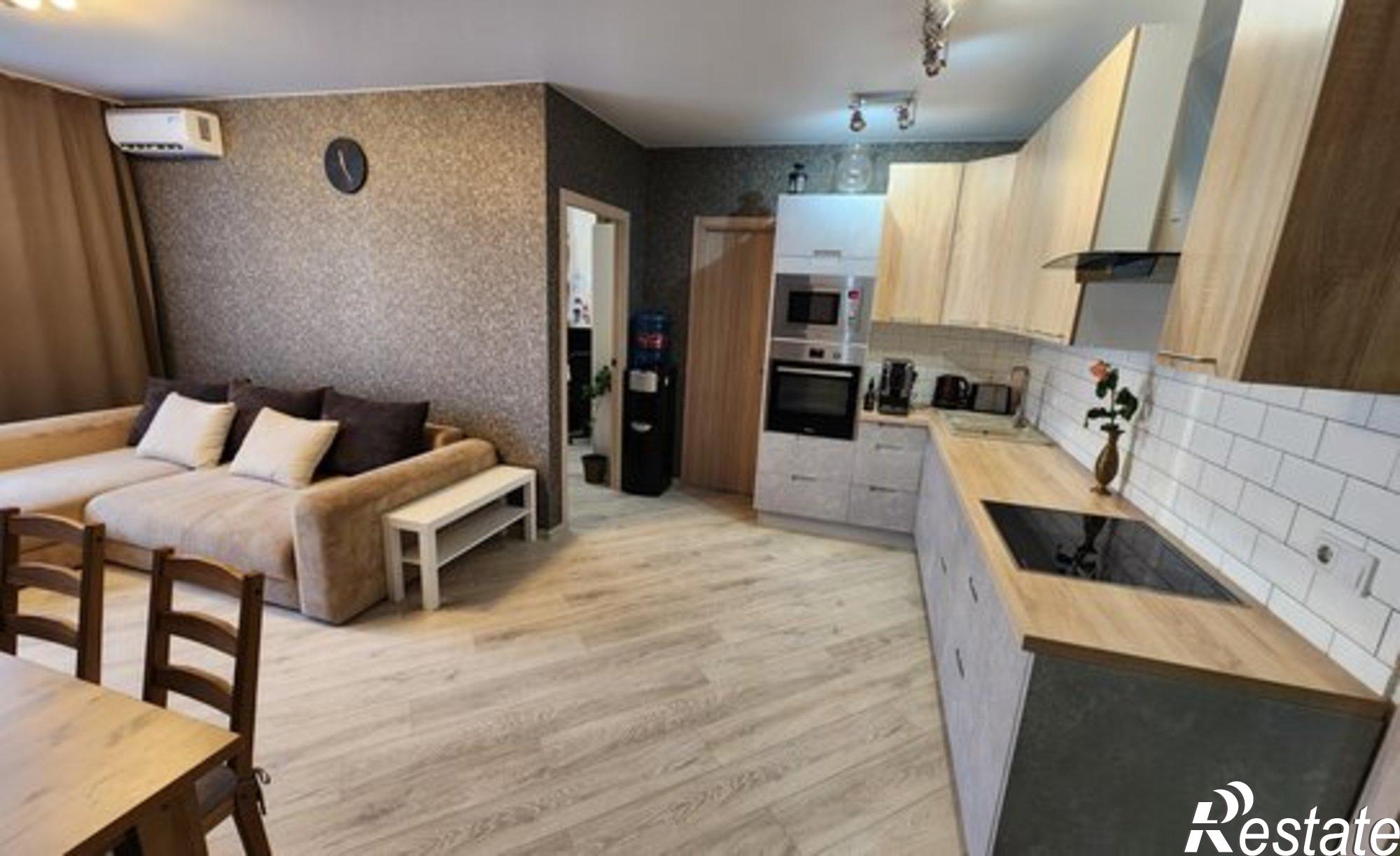 Купить квартиру за 10 000 000 рублей на ул им. Героя Владислава Посадского, 49