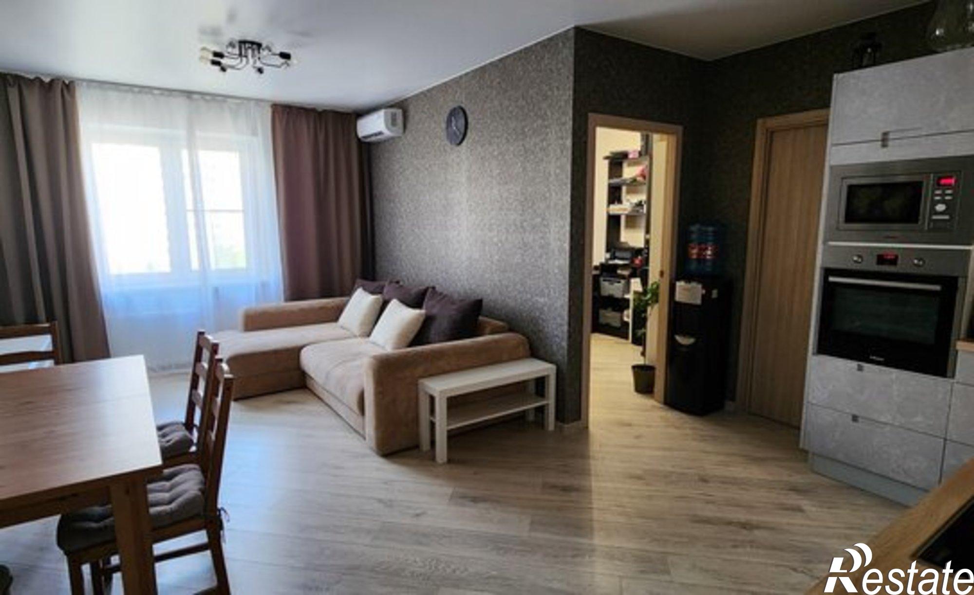 Купить квартиру за 10 000 000 рублей на ул им. Героя Владислава Посадского, 49