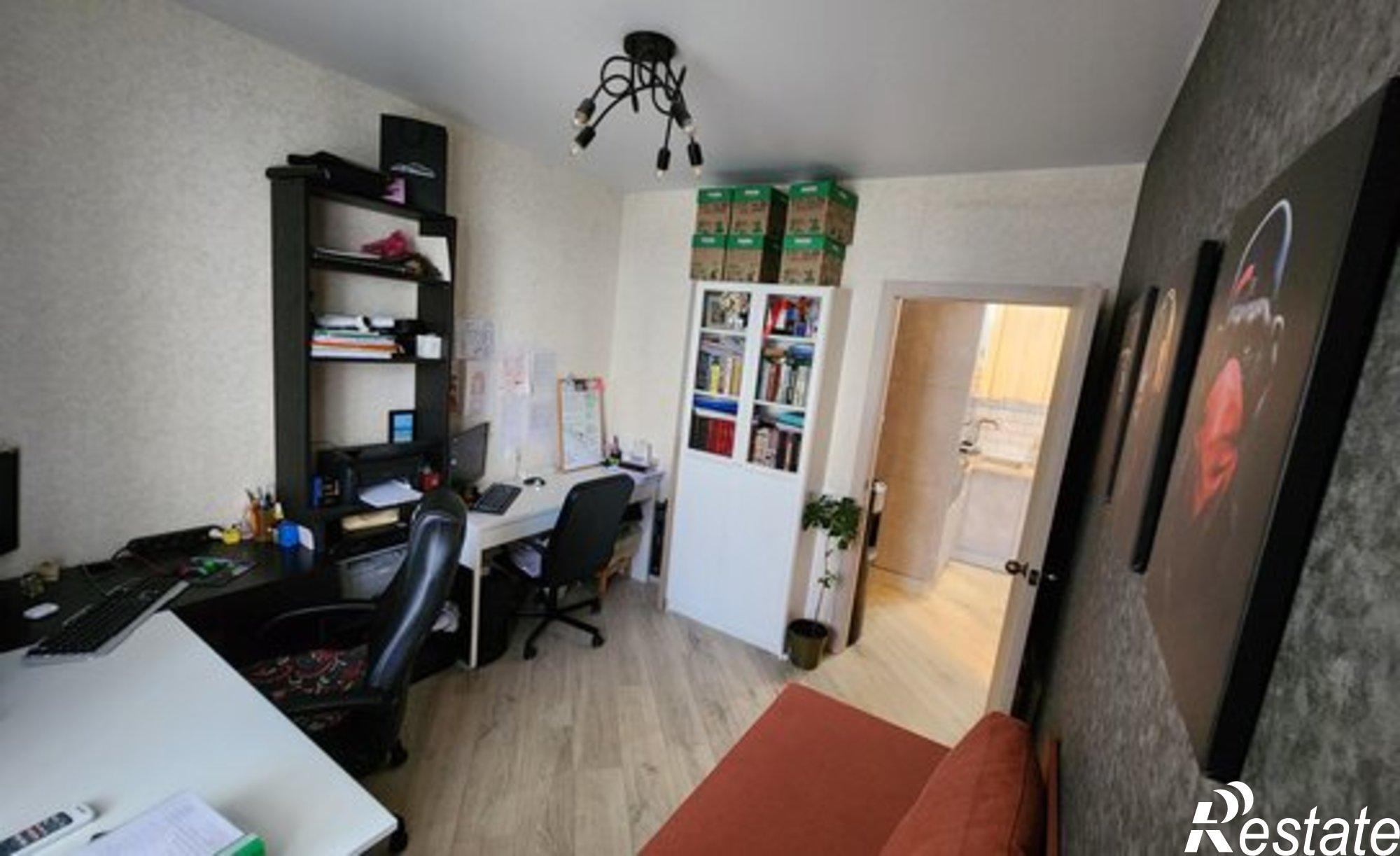 Купить квартиру за 10 000 000 рублей на ул им. Героя Владислава Посадского, 49