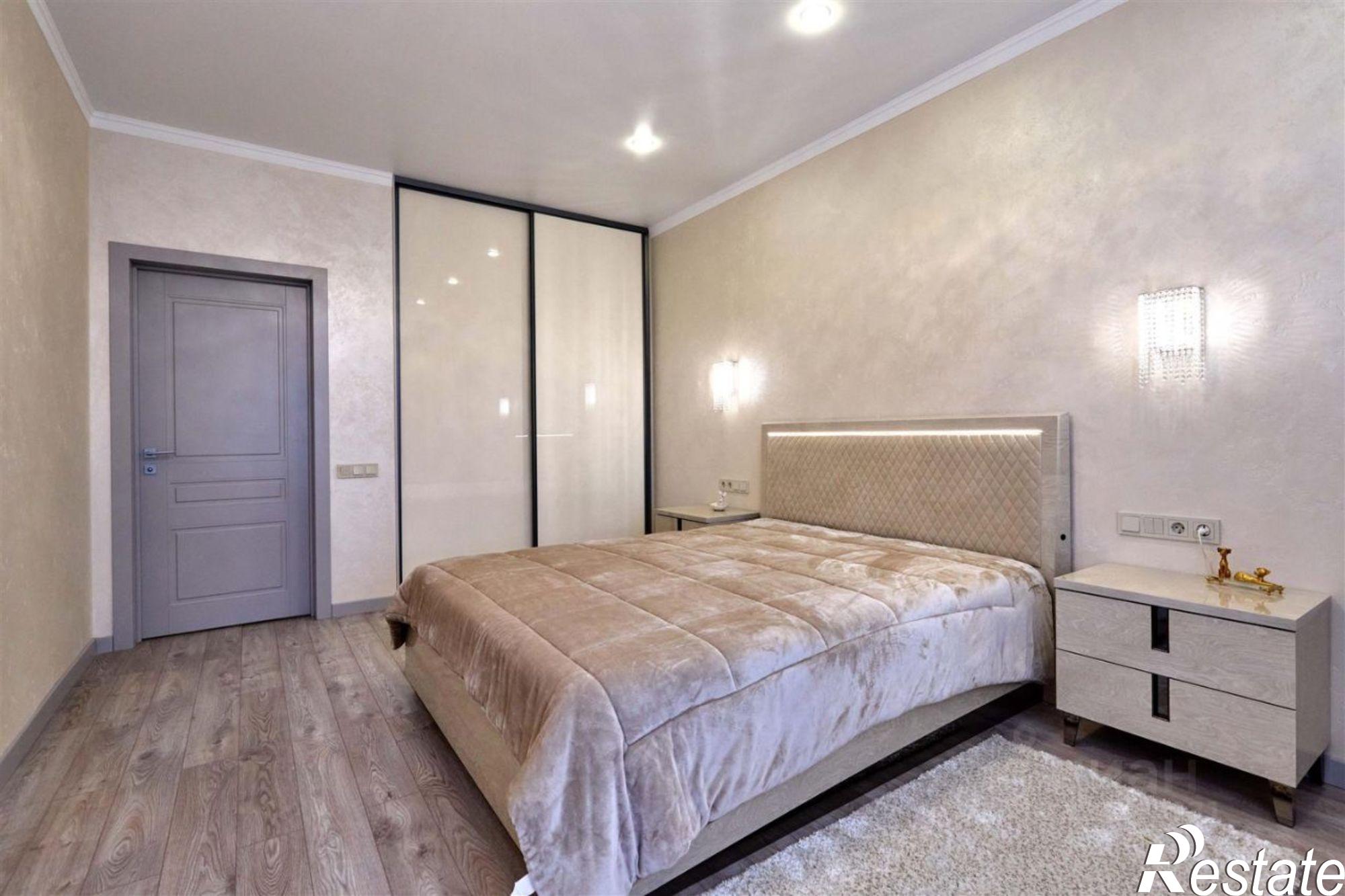 Купить квартиру за 26 000 000 рублей на Березанская улица, 41