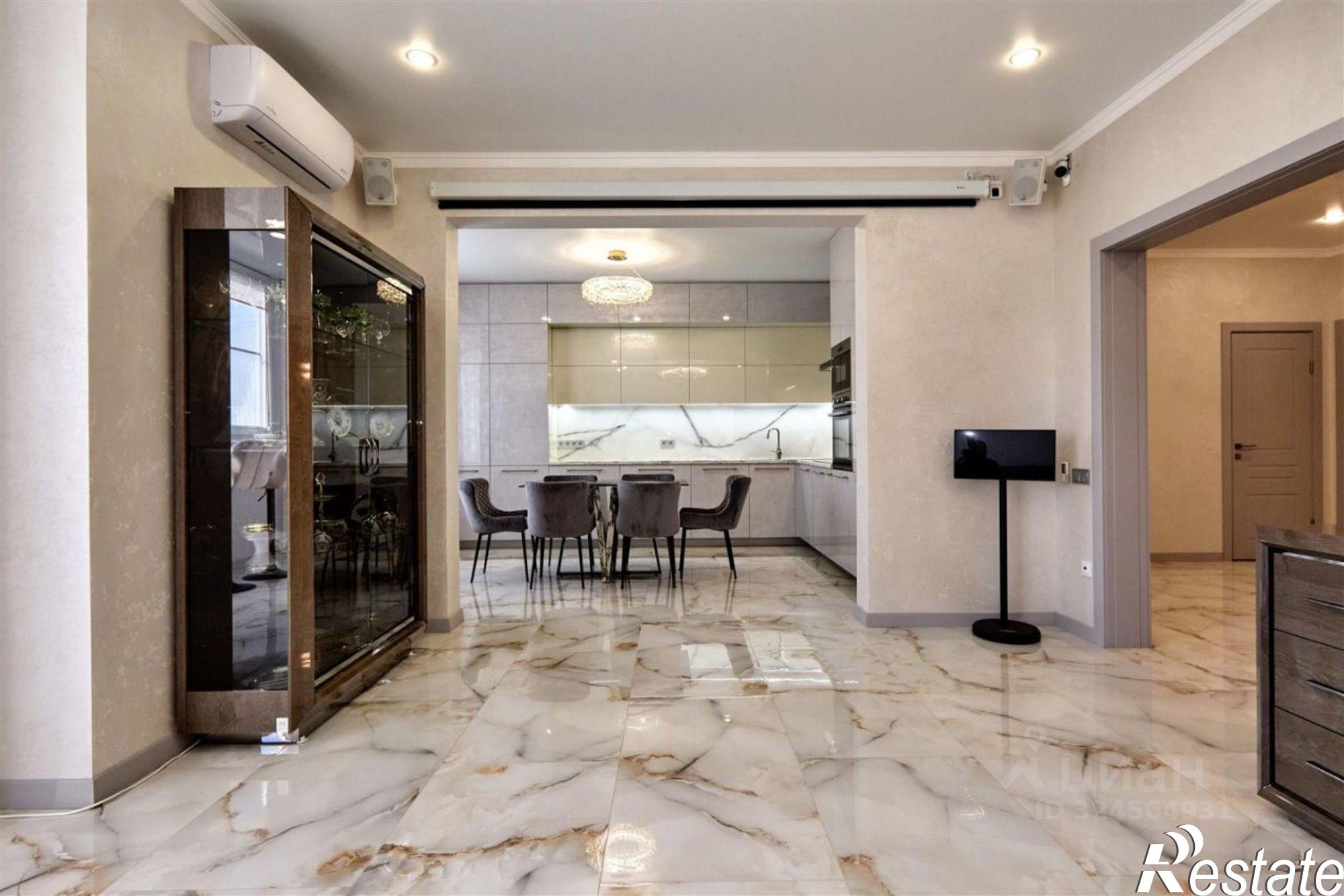 Купить квартиру за 26 000 000 рублей на Березанская улица, 41