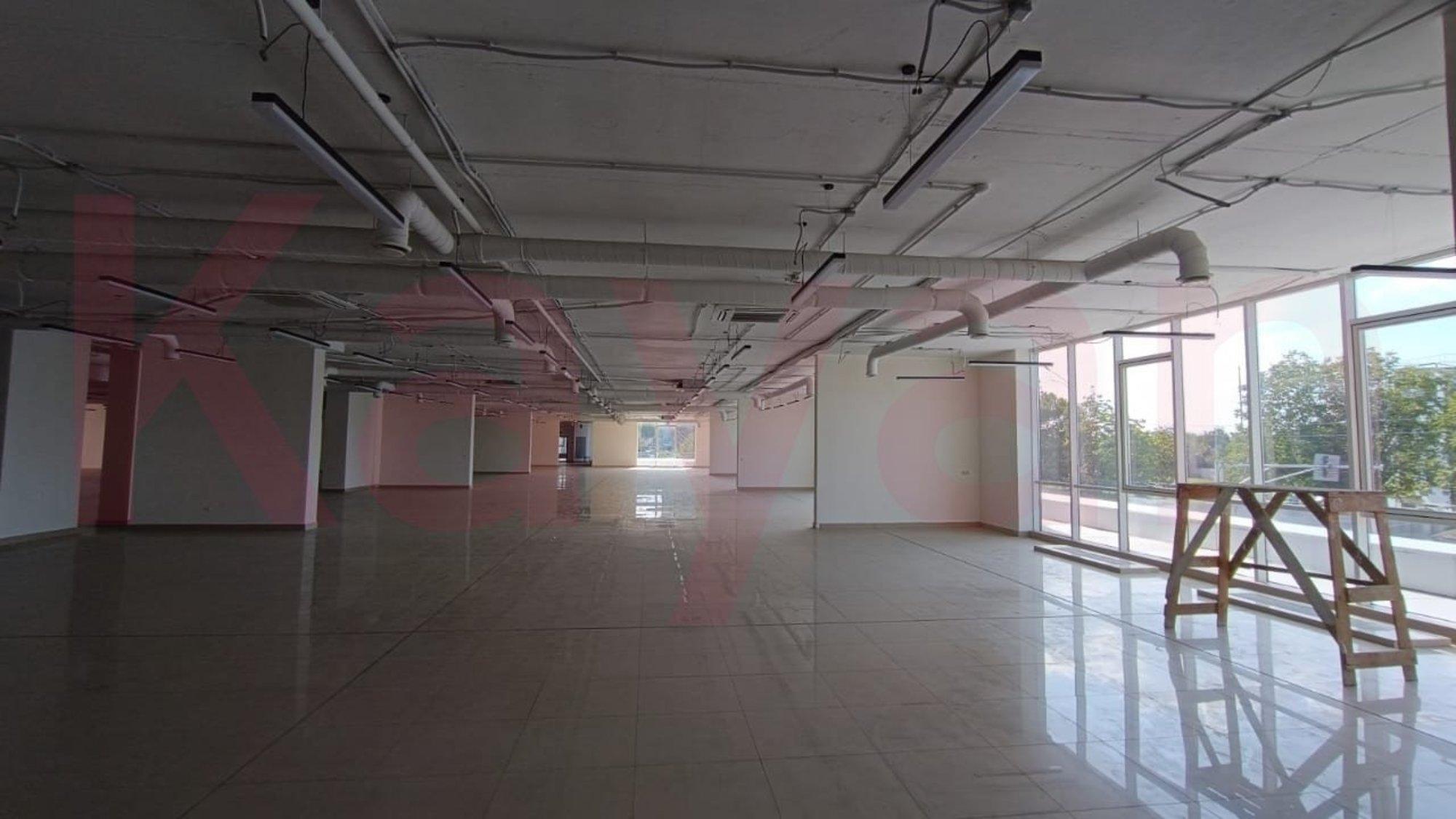 Сдать торговое помещение за 800 000 рублей на Уральская ул