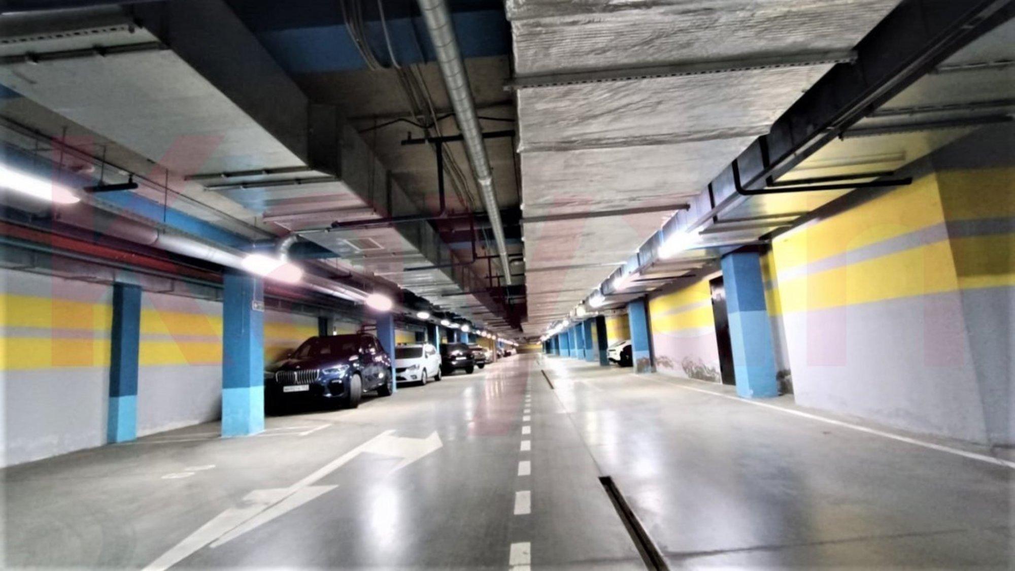 Купить гараж, место в паркинге за 2 100 000 рублей на Старокубанская ул.