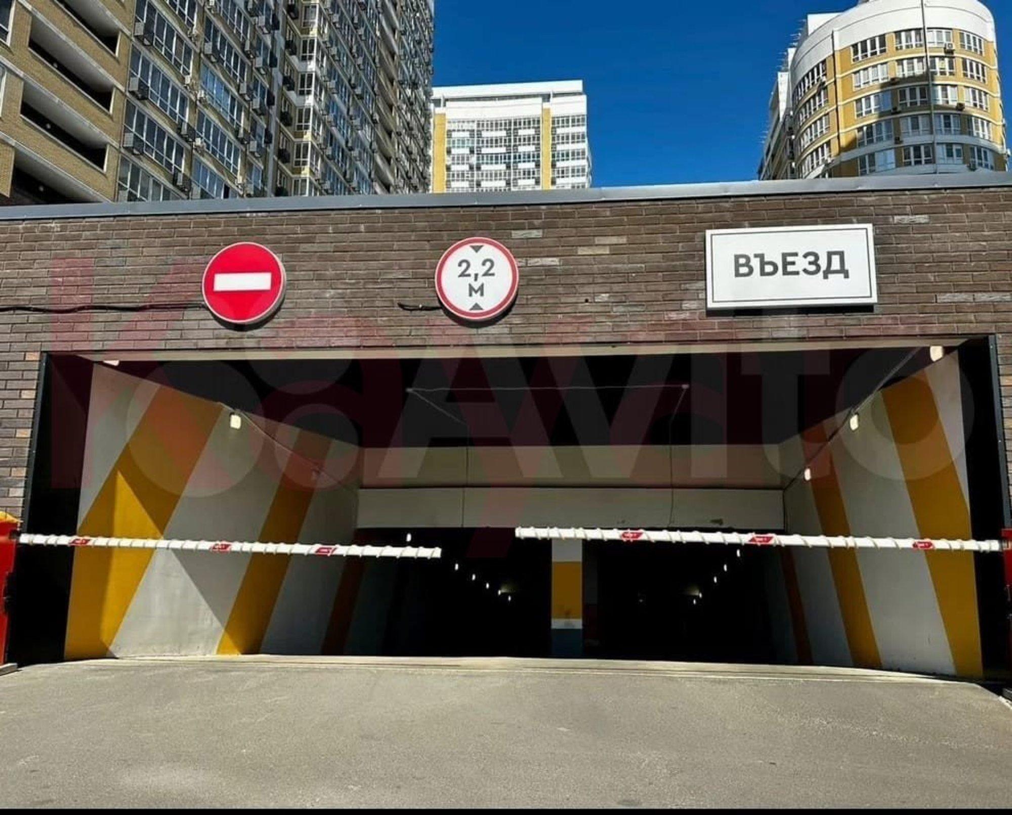 Купить гараж, место в паркинге за 2 100 000 рублей на Старокубанская ул.