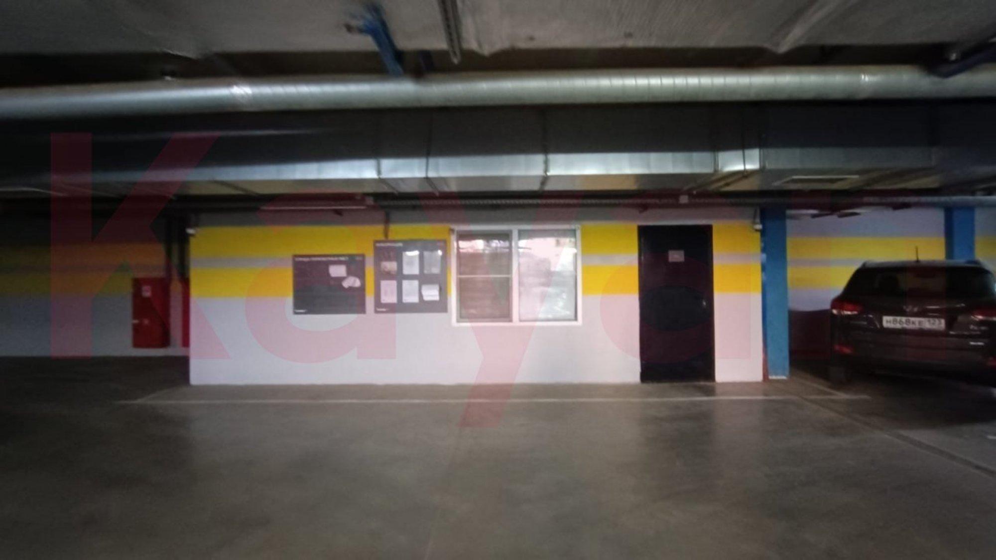 Купить гараж, место в паркинге за 2 100 000 рублей на Старокубанская ул.