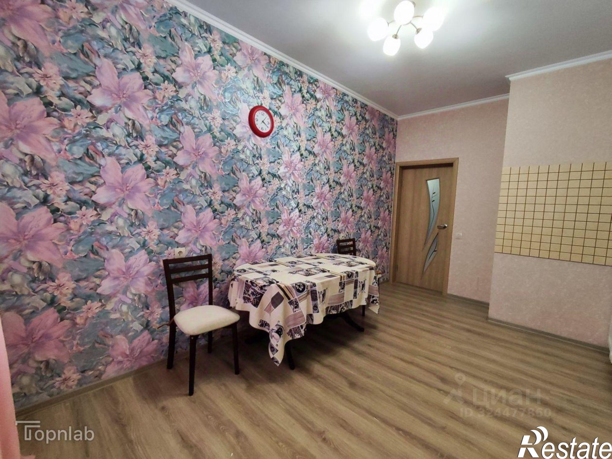 Сдать квартиру за 45 000 рублей на улица имени Володи Головатого, 172