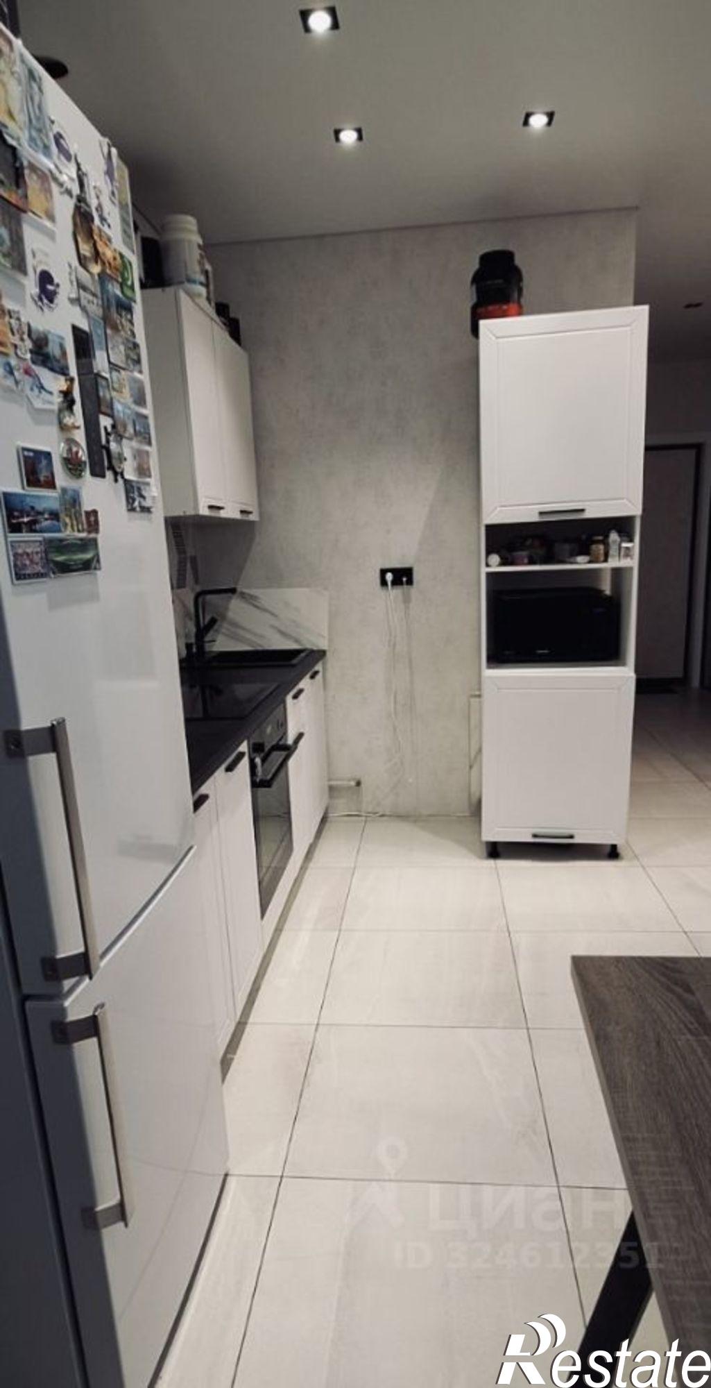 Купить квартиру за 10 800 000 рублей на Новороссийская улица, 90/2 к2