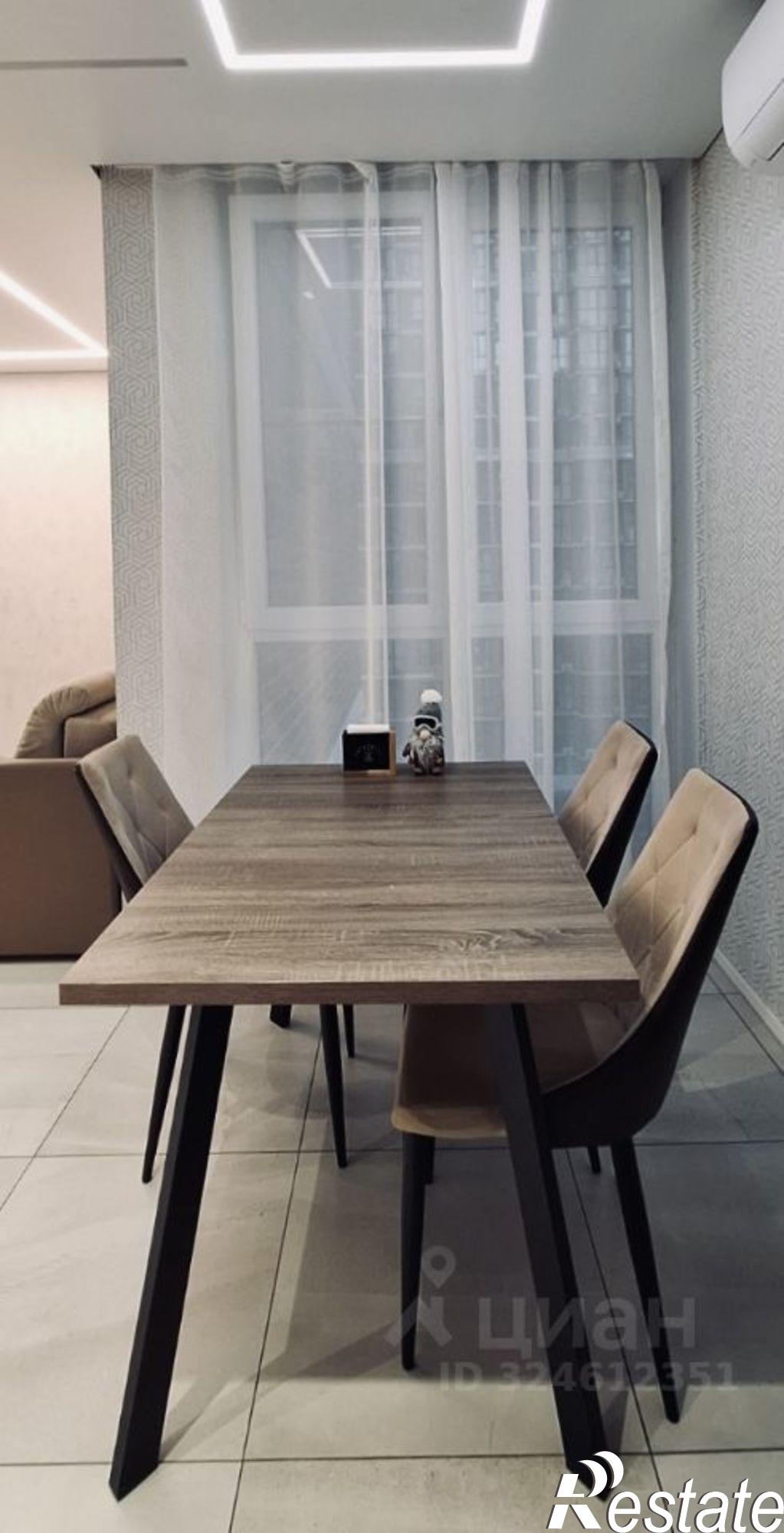 Купить квартиру за 10 800 000 рублей на Новороссийская улица, 90/2 к2