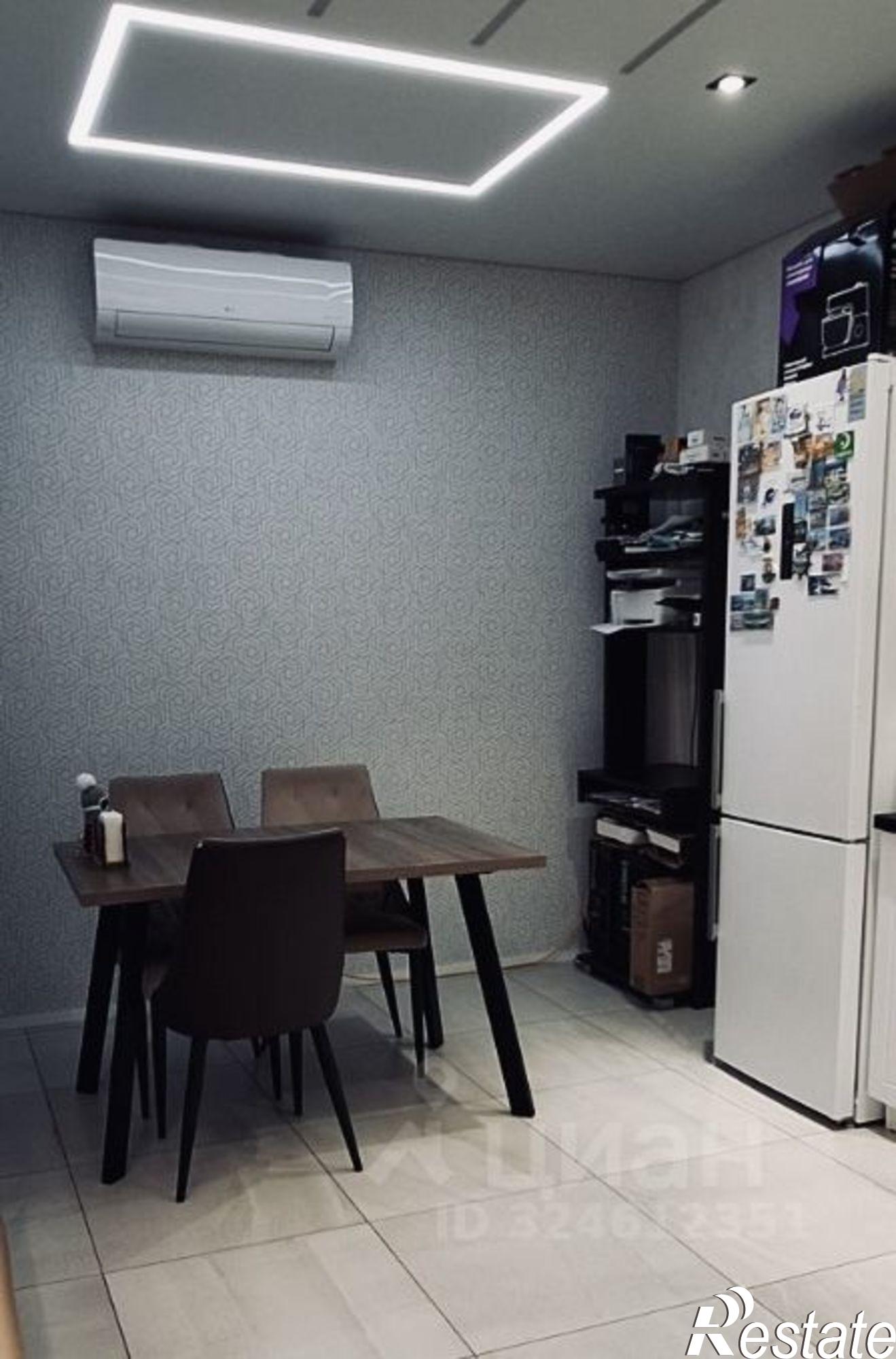 Купить квартиру за 10 800 000 рублей на Новороссийская улица, 90/2 к2