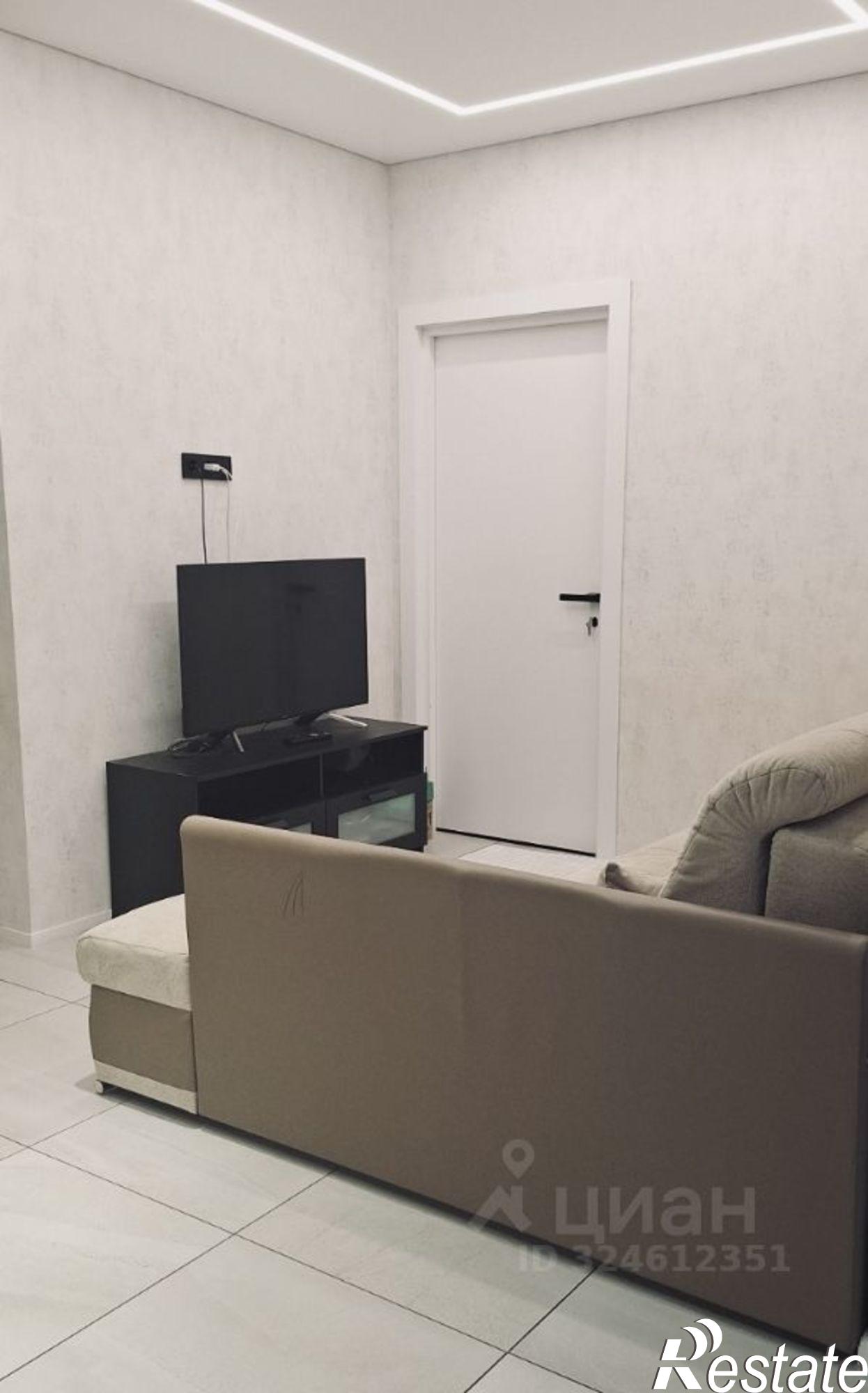 Купить квартиру за 10 800 000 рублей на Новороссийская улица, 90/2 к2