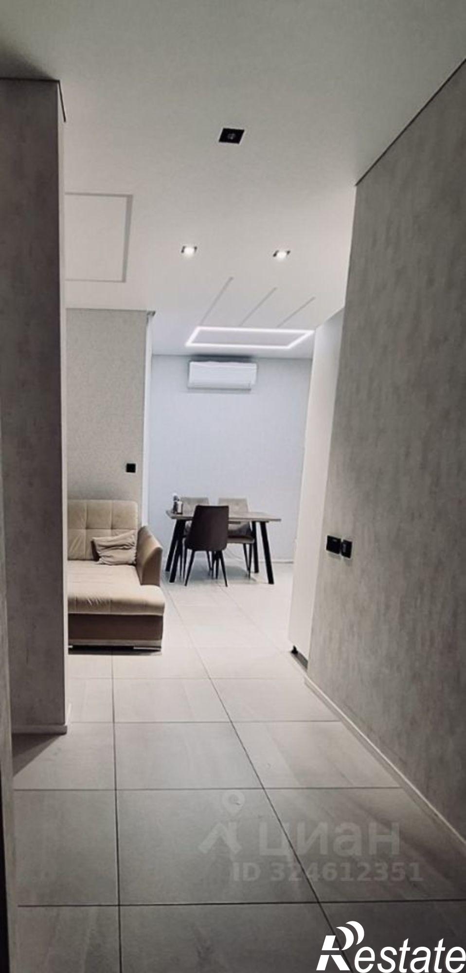 Купить квартиру за 10 800 000 рублей на Новороссийская улица, 90/2 к2