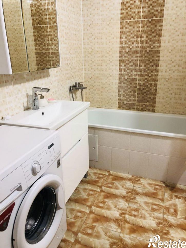 1-комн квартира улица 40 лет Победы, 141,  д. 141