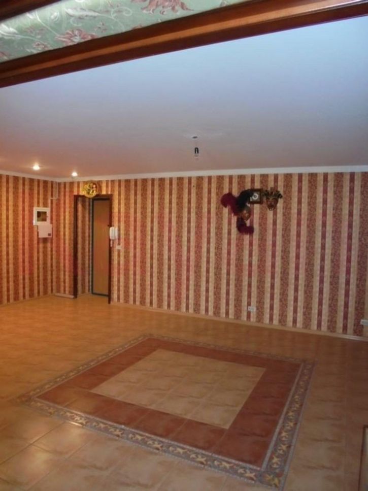 3-комн квартира Чекистов проспект