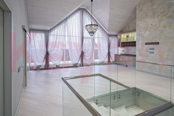 5-комн квартира им. Филатова ул.