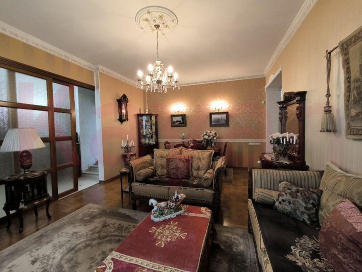 5-комн квартира им. Красина ул.