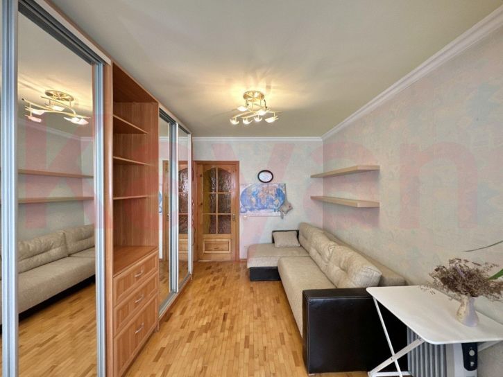 4-комн квартира им. 40-летия Победы ул.