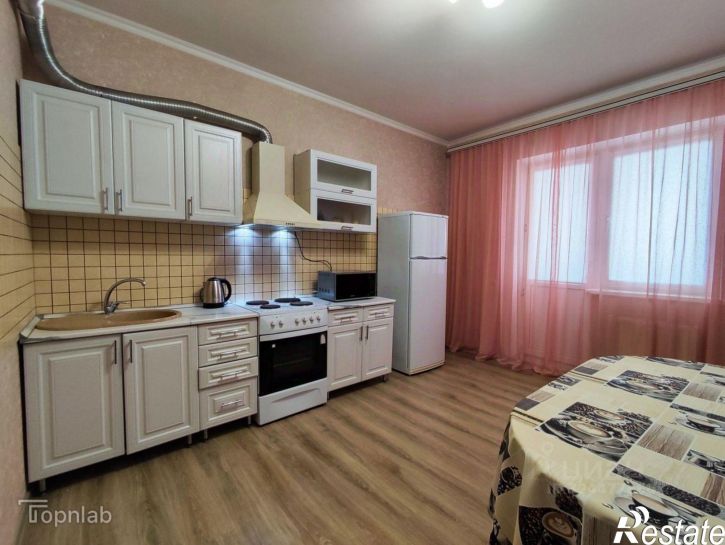 2-комн квартира улица имени Володи Головатого, 172,  д. 172