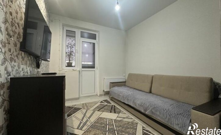 2-комн квартира ул Заполярная, 37 5,  д. 37 5,  к. 5