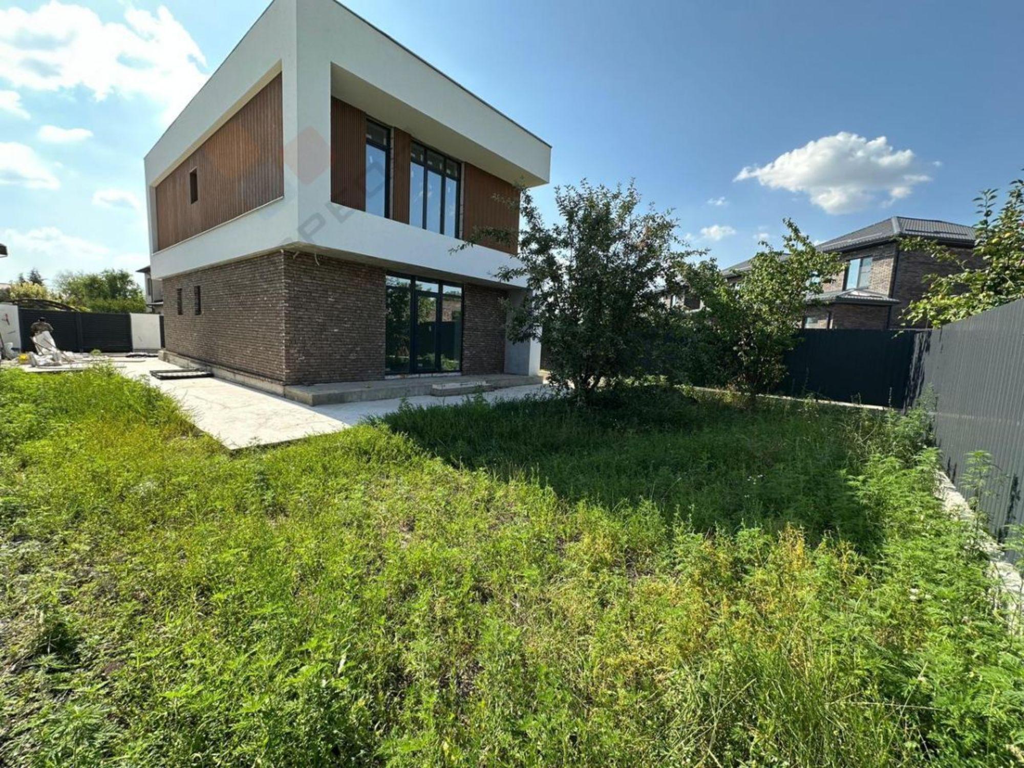 Купить дачу, дом, коттедж за 28 000 000 рублей на Степанова, 1