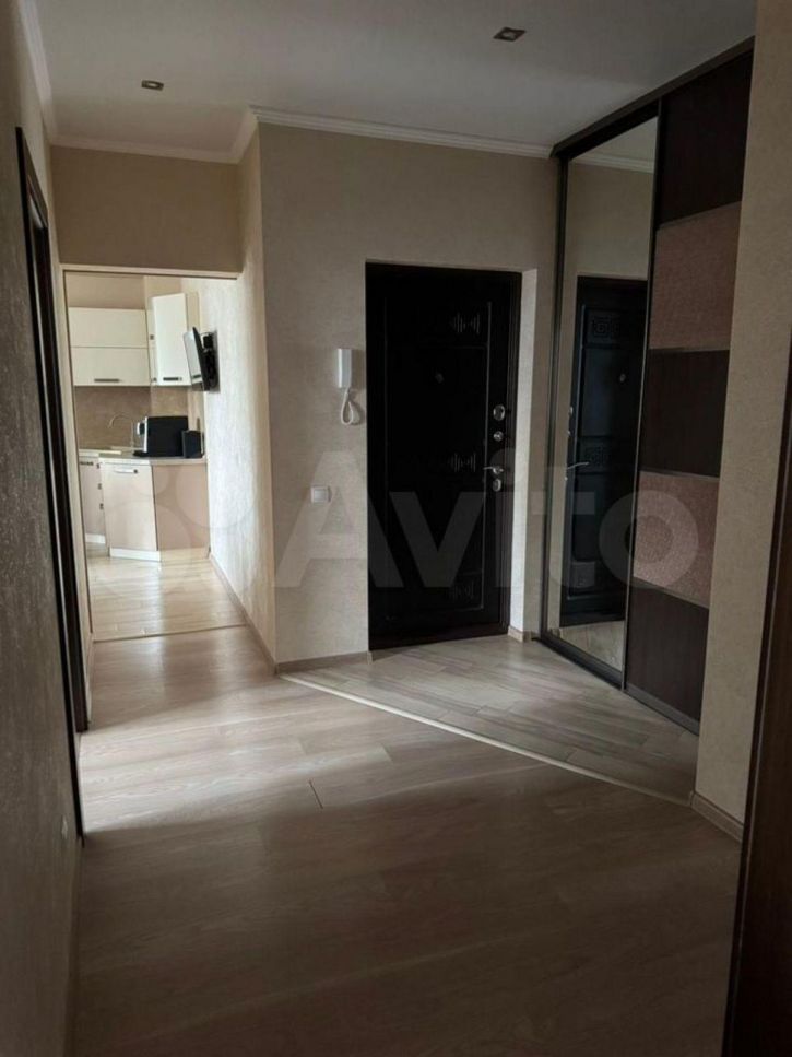 2-комн квартира Российская ул, 72/5