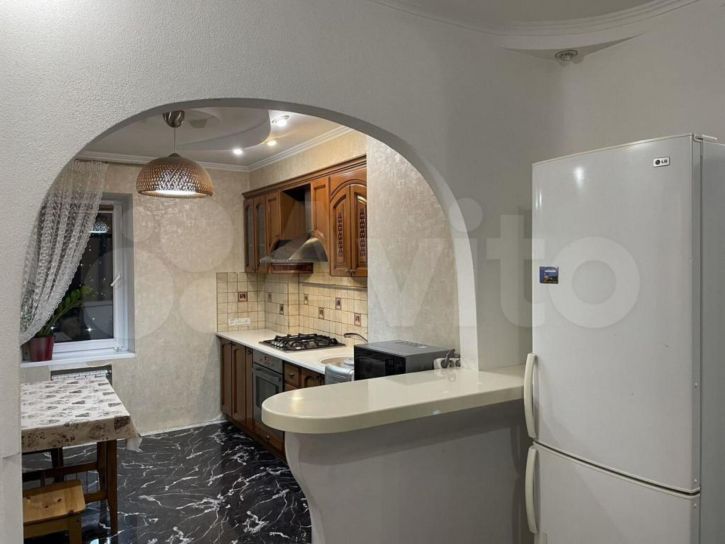 3-комн квартира Думенко ул, 10