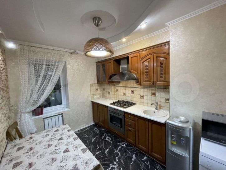 3-комн квартира Думенко ул, 10