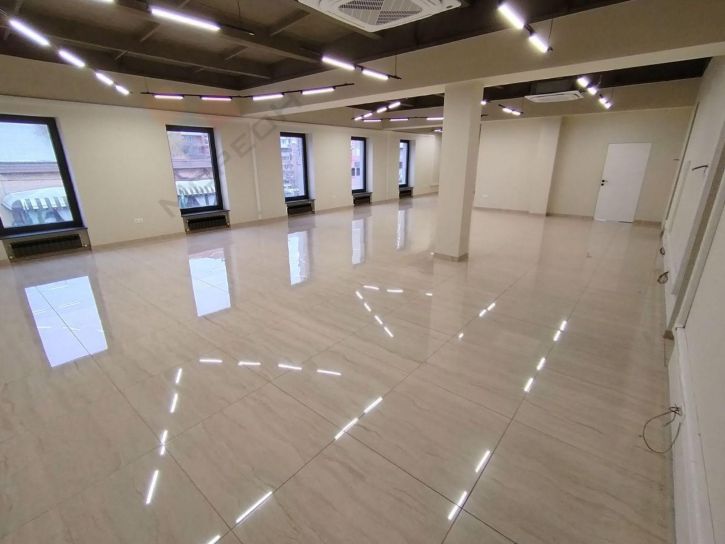 Офис им. Бабушкина ул, 244