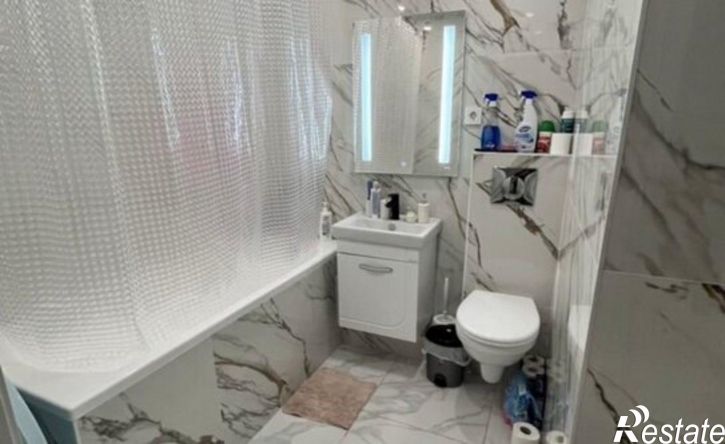 2-комн квартира улица 70 лет Октября, 4,  д. 4