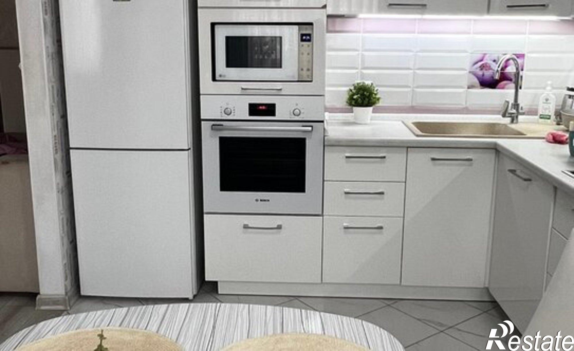 Купить квартиру за 7 700 000 рублей на улица Цезаря Куникова, 35