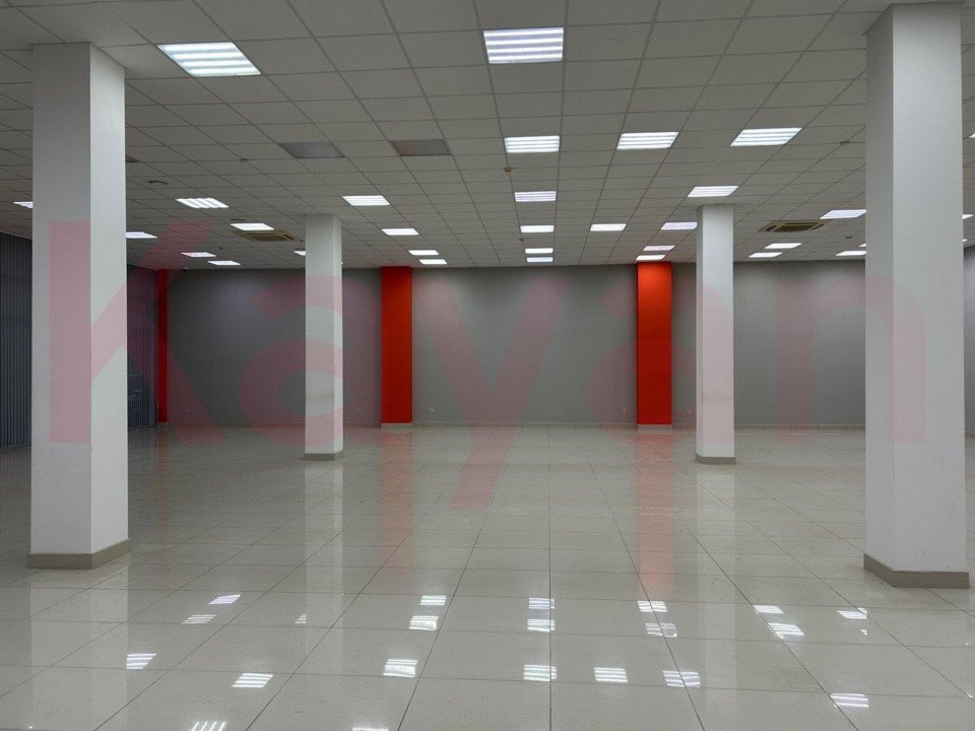 Сдать торговое помещение за 299 250 рублей на Московская ул.