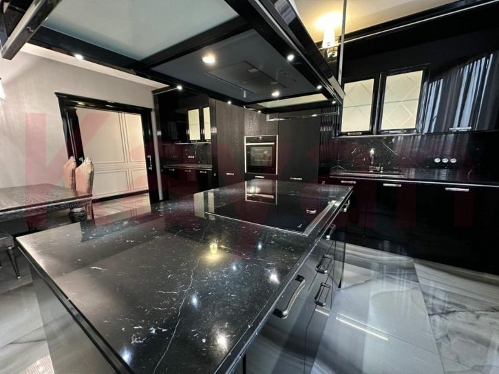 4-комн квартира Кожевенная ул.