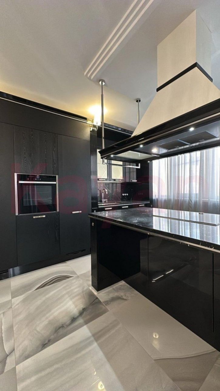 4-комн квартира Кожевенная ул.