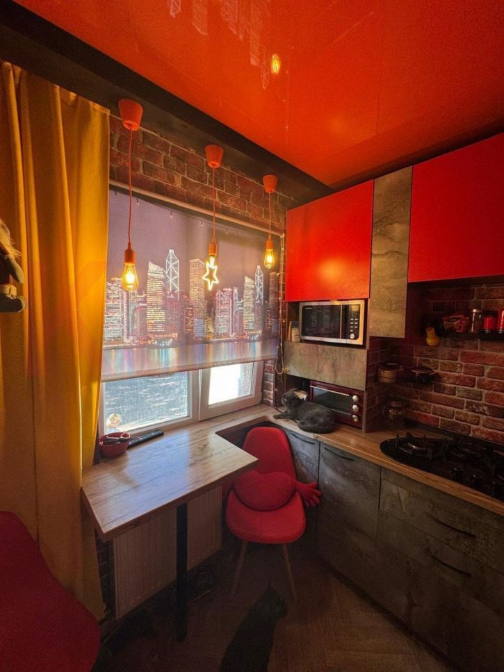 2-комн квартира Гидростроителей ул.